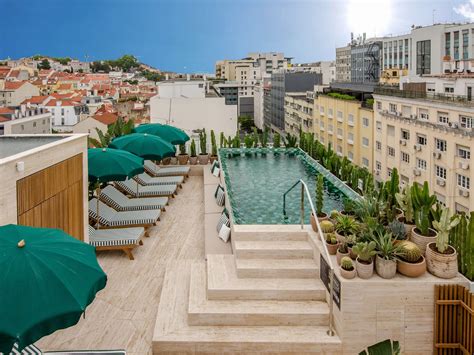 lisbon hotels pool